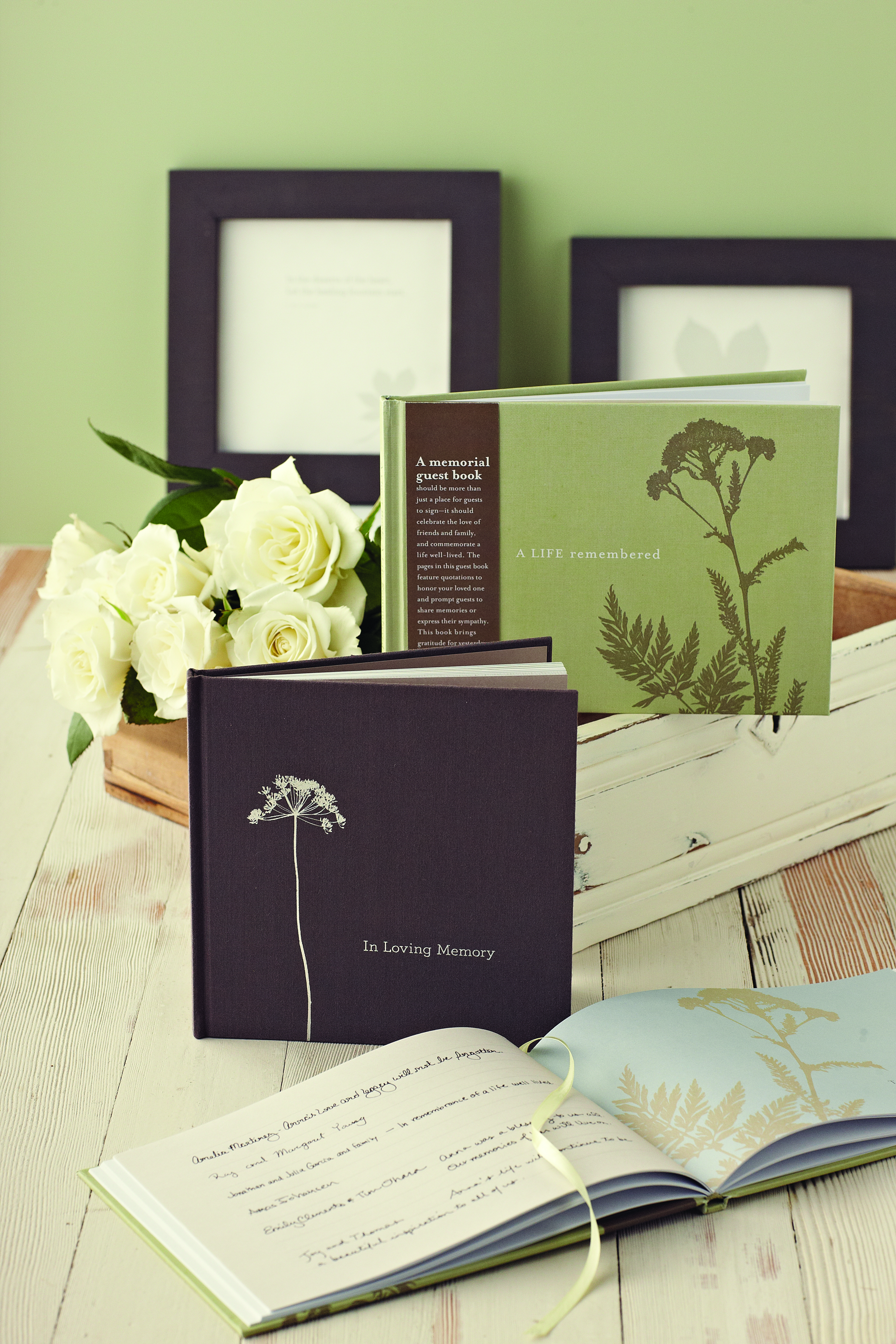 Includes: A Life Remembered Guest Book + In Loving Memory book
